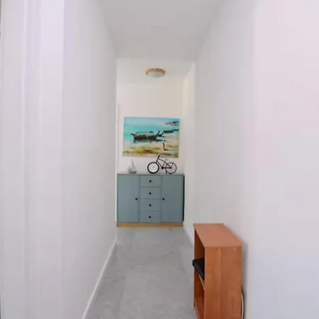 Victus Cozy For Remote Work By Renters